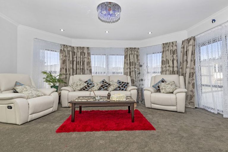 Photo of property in 247 Hill Road, The Gardens, Auckland, 2105