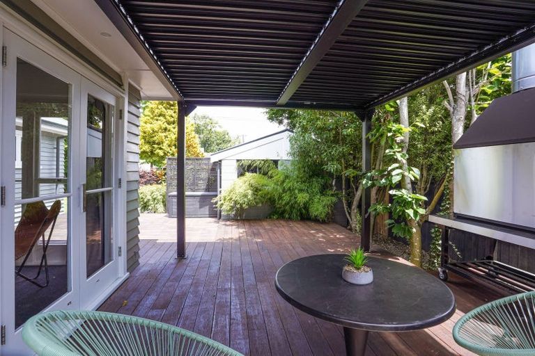 Photo of property in 98 Hamilton Avenue, Ilam, Christchurch, 8041