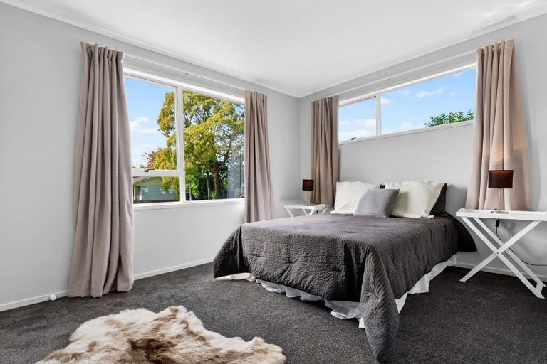 Photo of property in 7 Hinton Place, Weymouth, Auckland, 2103