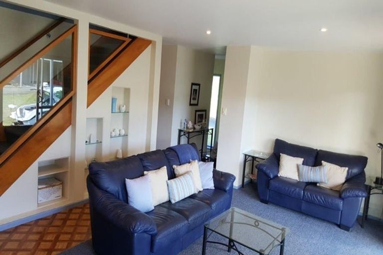 Photo of property in 18 Rewa Place, Russell, 0202