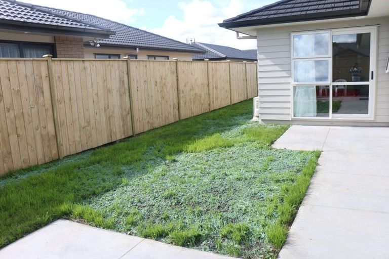 Photo of property in 13 Manene Street, Wattle Downs, Auckland, 2103