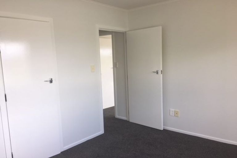 Photo of property in 68 Gladstone Road, Northcote, Auckland, 0627
