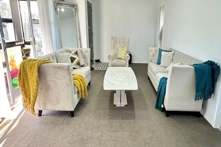 Photo of property in 2 Edmund Hillary Avenue, Papakura, 2110