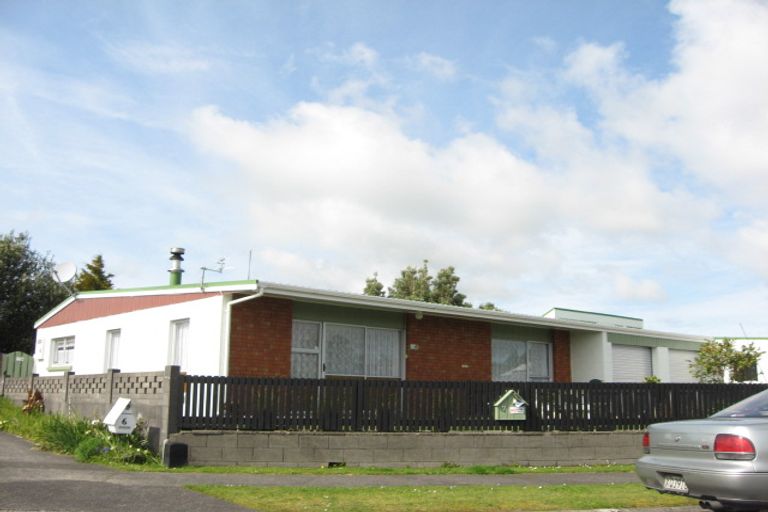 Photo of property in 7 Kamahi Place, Inglewood, 4330