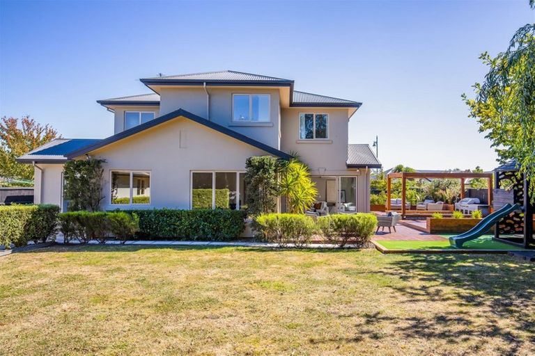 Photo of property in 4 Sovereign Gardens, Halswell, Christchurch, 8025