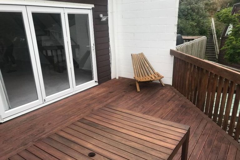 Photo of property in 2/49 Mandalay Terrace, Khandallah, Wellington, 6035