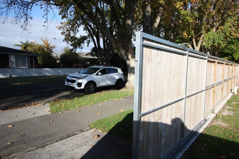 Photo of property in 43 Elmira Avenue, Hokowhitu, Palmerston North, 4410