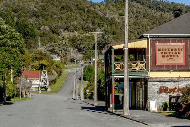 Photo of property in 7 Gay Street, Ross, 7812