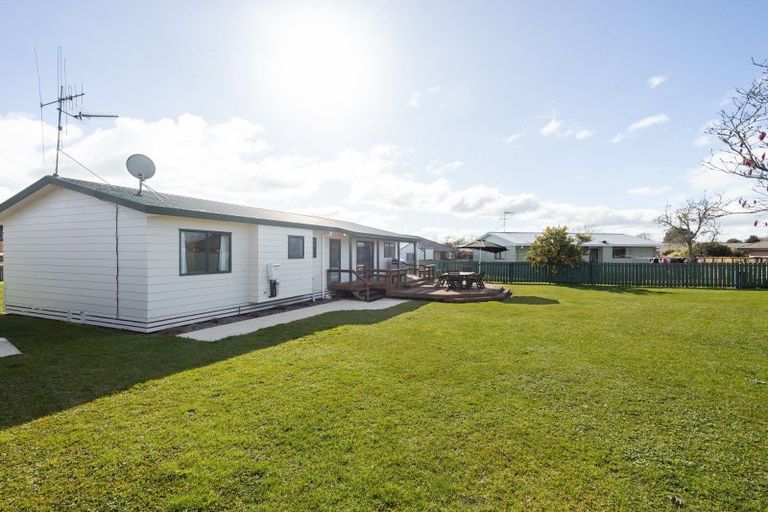 Photo of property in 18 Rosehill Place, Nawton, Hamilton, 3200