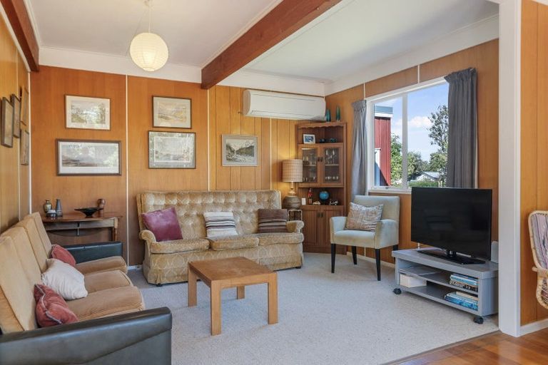 Photo of property in 9 Duncan Street, Waikawa Beach, Levin, 5573