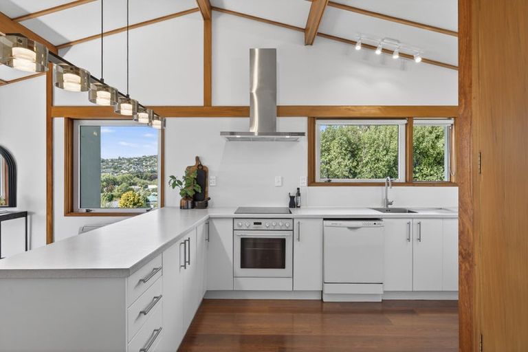 Photo of property in 1 Dyers Pass Road, Cashmere, Christchurch, 8022