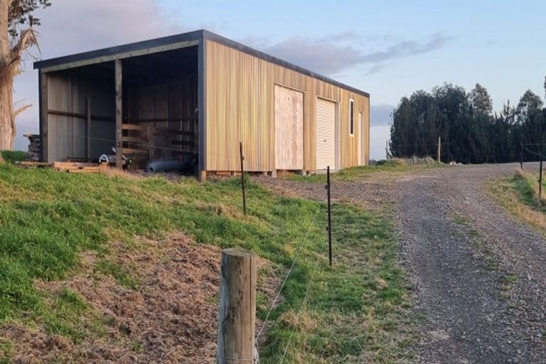Photo of property in 947 Koputaroa Road, Koputaroa, Levin, 5575
