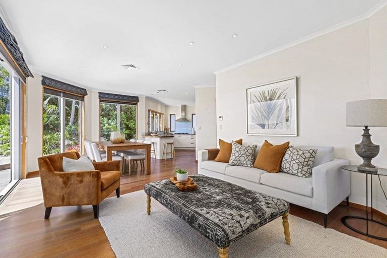 Photo of property in 24 Cliff Road, Torbay, Auckland, 0630