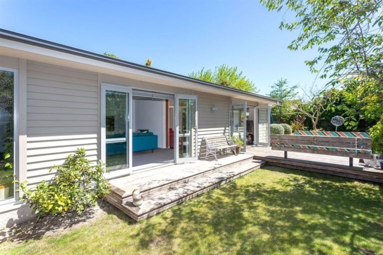 Photo of property in 43 Norwood Street, Beckenham, Christchurch, 8023