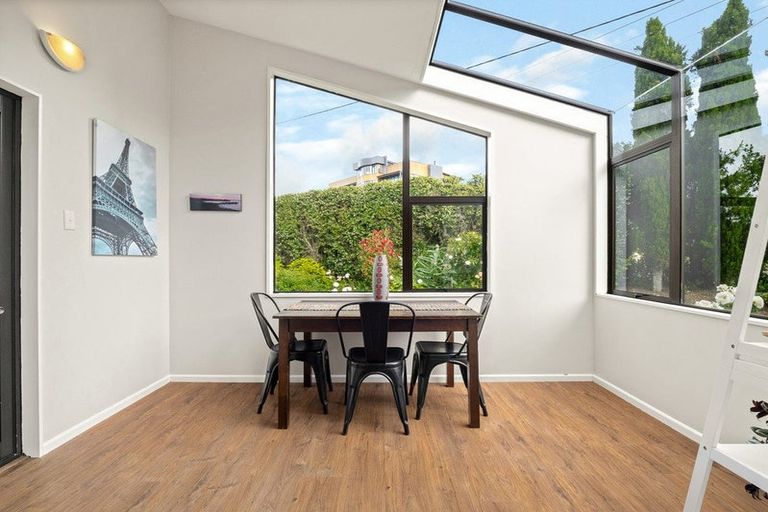 Photo of property in 2 Seddon Street, Ravensbourne, Dunedin, 9022