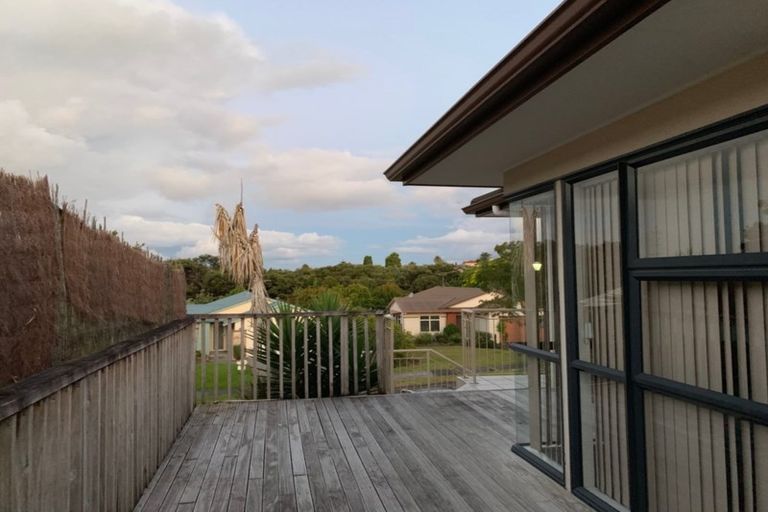 Photo of property in 6 Cinnabar Place, Westgate, Auckland, 0614
