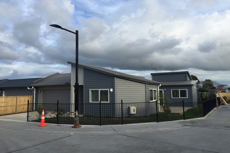 Photo of property in 13 Karetai Crescent, Favona, Auckland, 2024