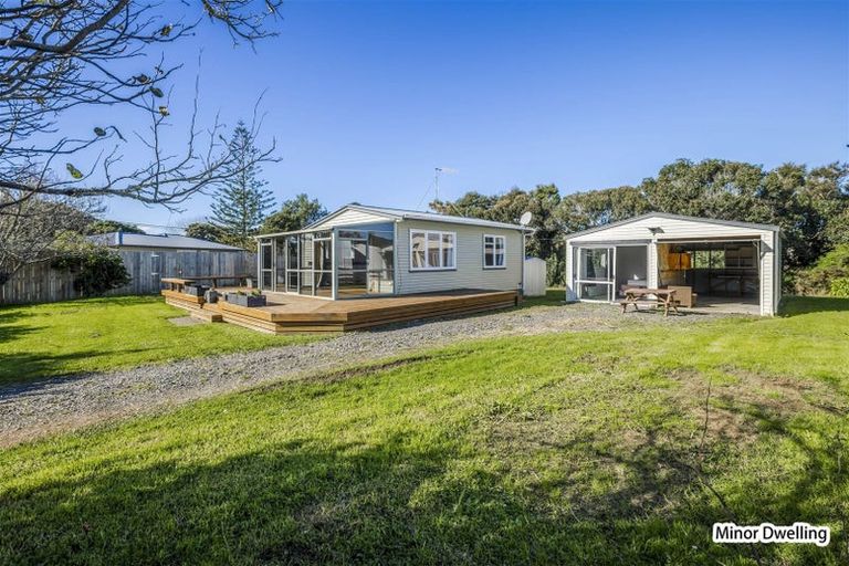 Photo of property in 8 Orere Point Road, Orere Point, Papakura, 2585