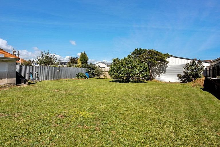 Photo of property in 62 Lismore Street, Merrilands, New Plymouth, 4312
