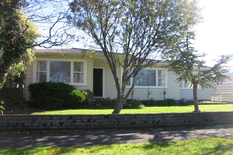 Photo of property in 3 Abraham Crescent, Milson, Palmerston North, 4414