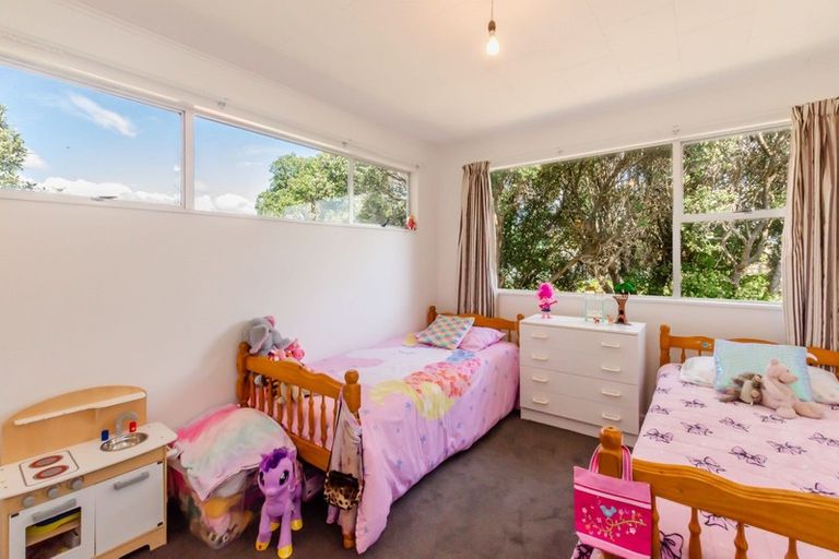 Photo of property in 17 Eruini Street, Waikanae Beach, Waikanae, 5036