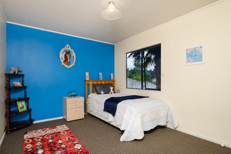 Photo of property in 46 Zefiro Drive, Massey, Auckland, 0614