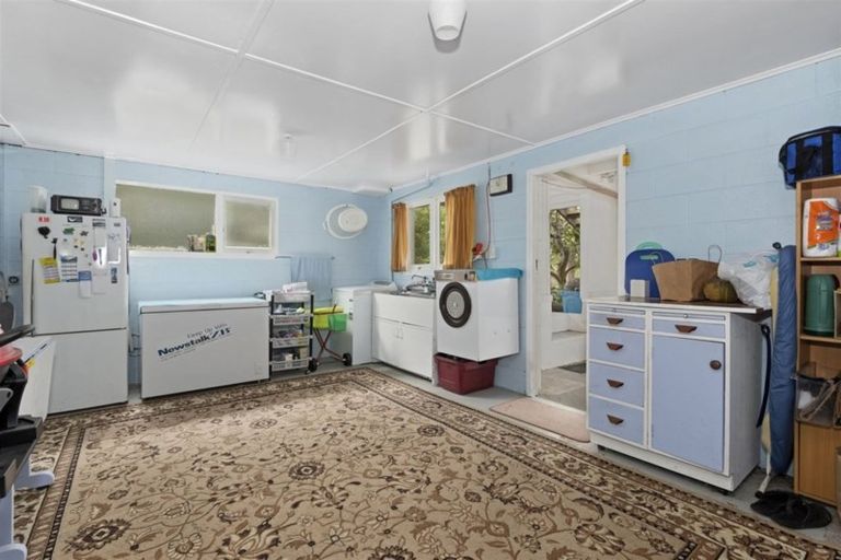 Photo of property in 43 Memorial Drive, Parahaki, Whangarei, 0112