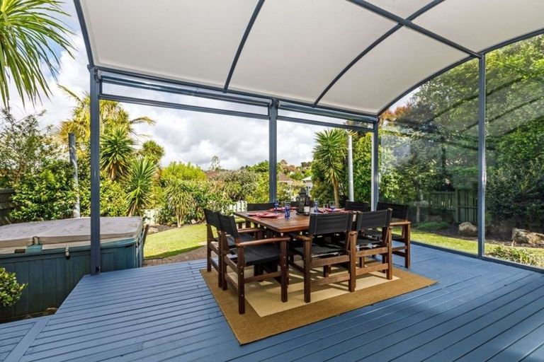 Photo of property in 1/6 Reynolds Place, Torbay, Auckland, 0630