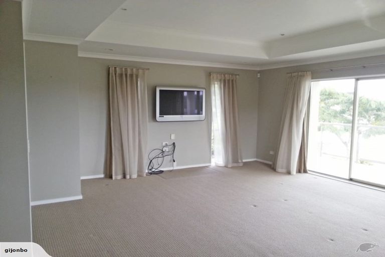 Photo of property in 57 Kittiwake Drive, Schnapper Rock, Auckland, 0632