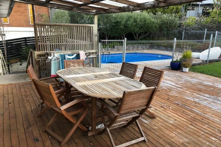 Photo of property in 21 St Ives Terrace, Mairangi Bay, Auckland, 0630