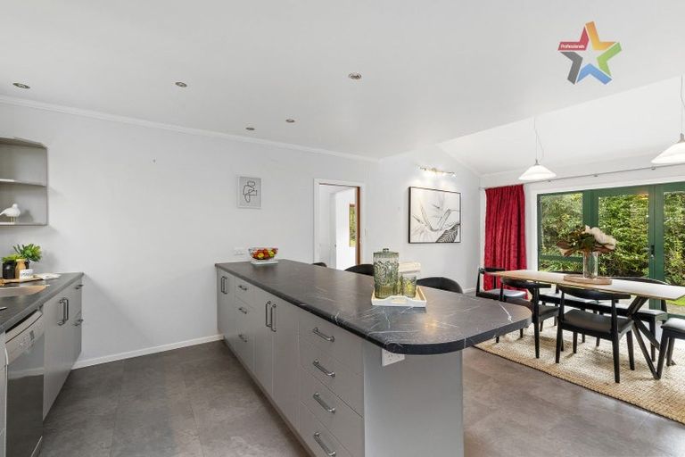 Photo of property in 34 Jocelyn Crescent, Pinehaven, Upper Hutt, 5019