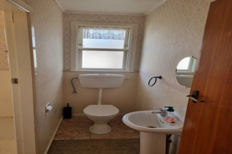 Photo of property in 166 Roslyn Road, Levin, 5510