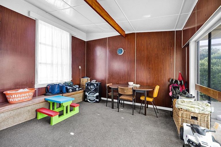 Photo of property in 6 Lincoln Street, Patea, 4520