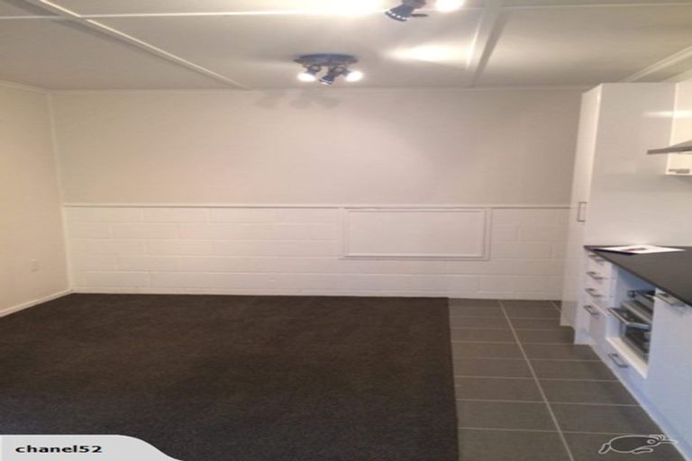 Photo of property in 2/27 Salem Place, Torbay, Auckland, 0630