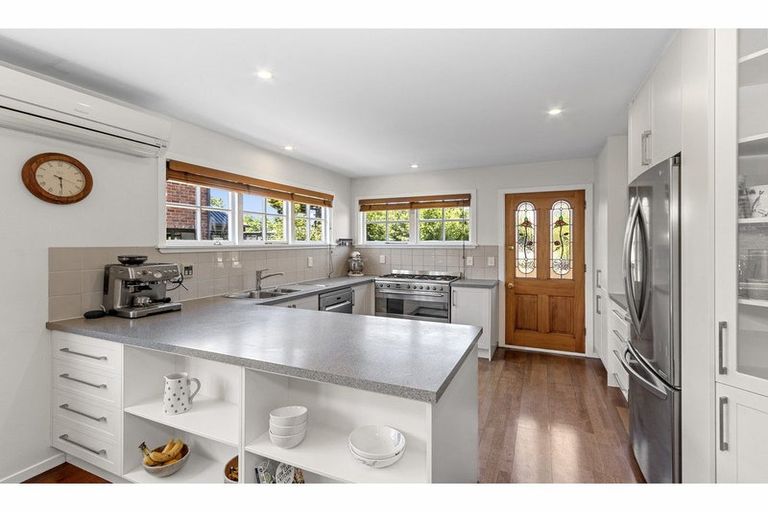 Photo of property in 64 Hawthorne Street, Strowan, Christchurch, 8052