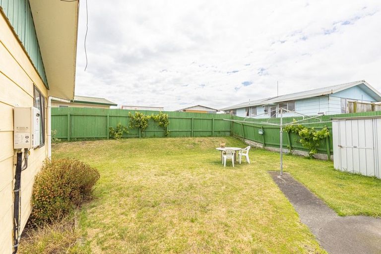 Photo of property in 8 Karyn Street, Castlecliff, Whanganui, 4501