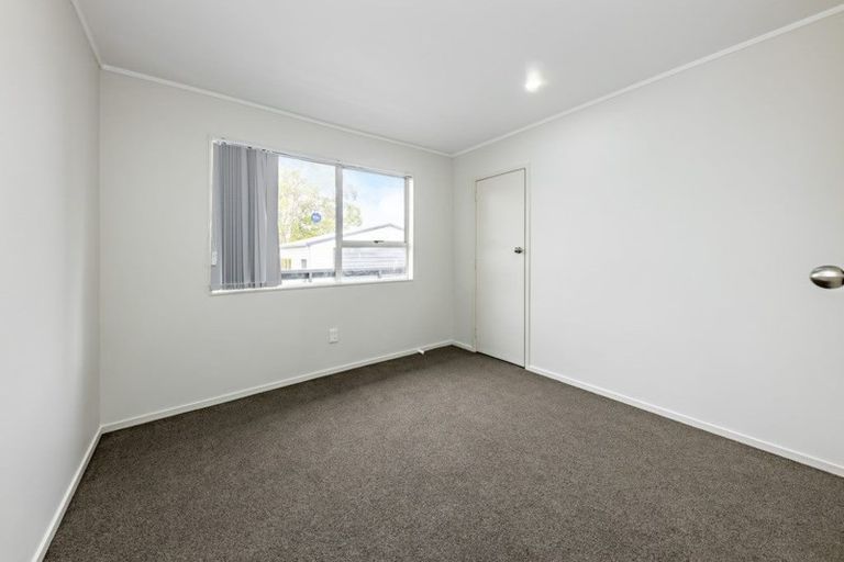 Photo of property in 367 Roscommon Road, Clendon Park, Auckland, 2103