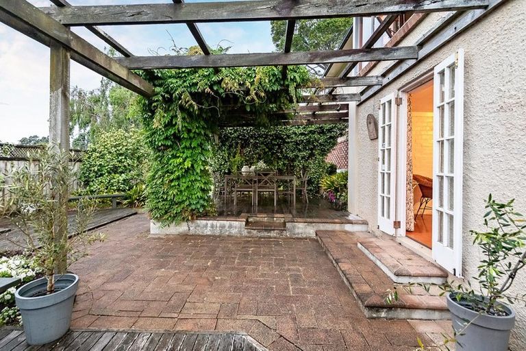 Photo of property in 42 Combes Road, Remuera, Auckland, 1050