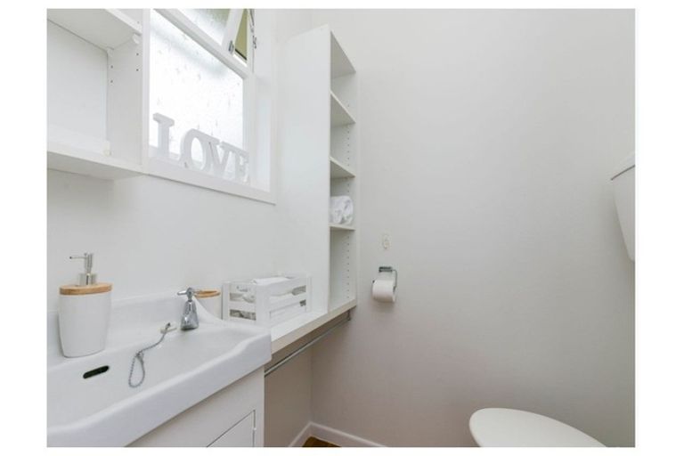 Photo of property in 25 Oriel Avenue, Tawa, Wellington, 5028