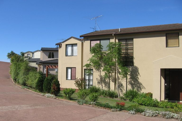 Photo of property in 80 Penguin Drive, Murrays Bay, Auckland, 0630