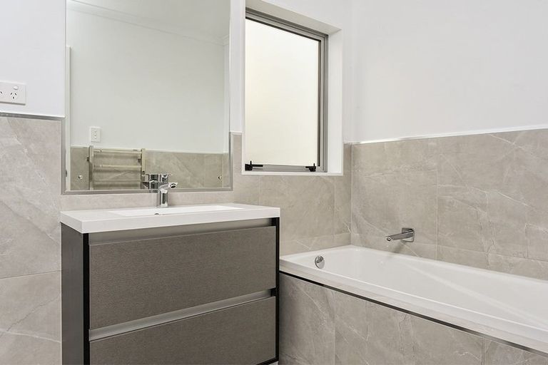 Photo of property in 29 Samuel Cassidy Avenue, Swanson, Auckland, 0614