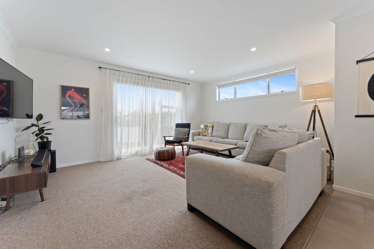 Photo of property in 51b Omata Road, Marfell, New Plymouth, 4310