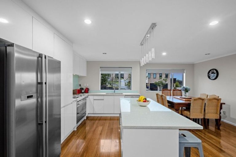 Photo of property in 102b San Marino Drive West, Henderson, Auckland, 0612