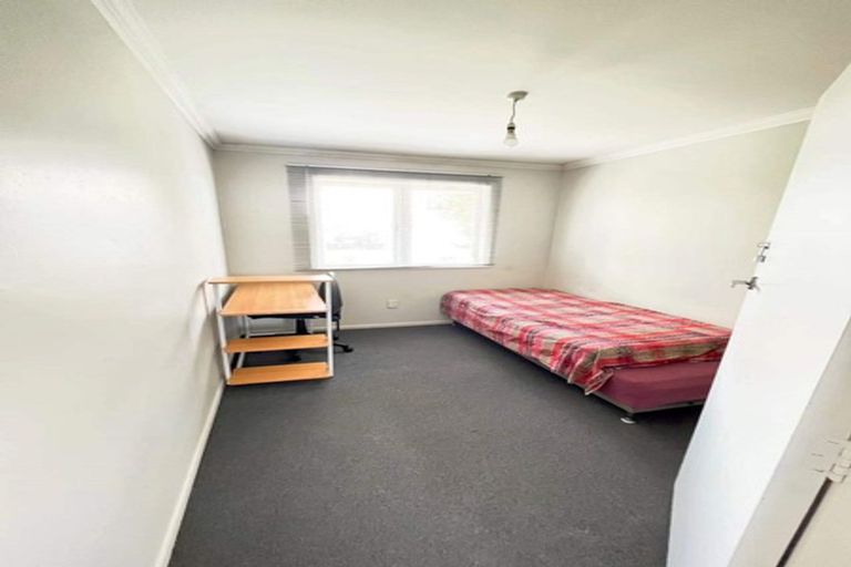 Photo of property in 10 Oxford Road, Manurewa, Auckland, 2102