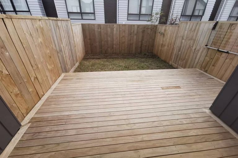 Photo of property in 4/12 Ayr Road, Pakuranga, Auckland, 2010