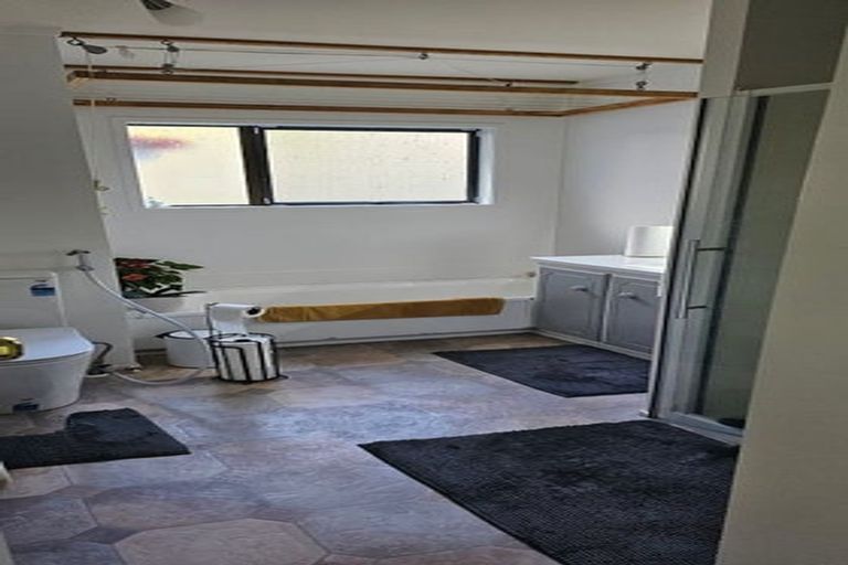 Photo of property in 1/13 Montclair Rise, Browns Bay, Auckland, 0630