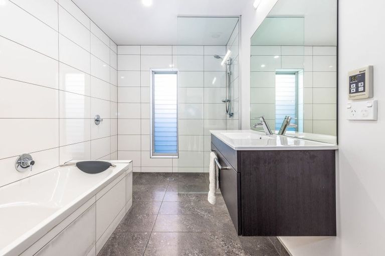 Photo of property in 20b Wharemauku Road, Raumati Beach, Paraparaumu, 5032