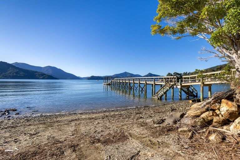Photo of property in 225 Moetapu Bay Road, Moetapu Bay, Linkwater, 7282