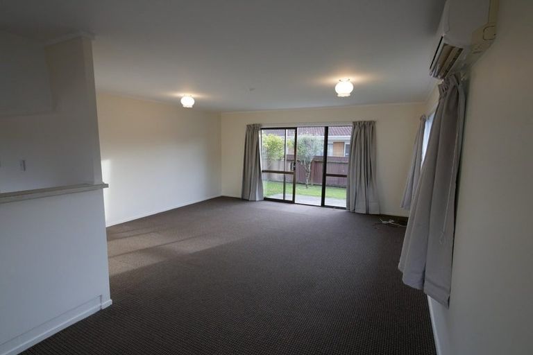 Photo of property in 2/27 Wellington Street, Papakura, 2110