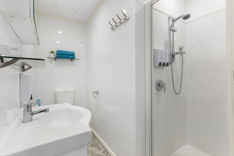 Photo of property in 39 Taylor Terrace, Tawa, Wellington, 5028